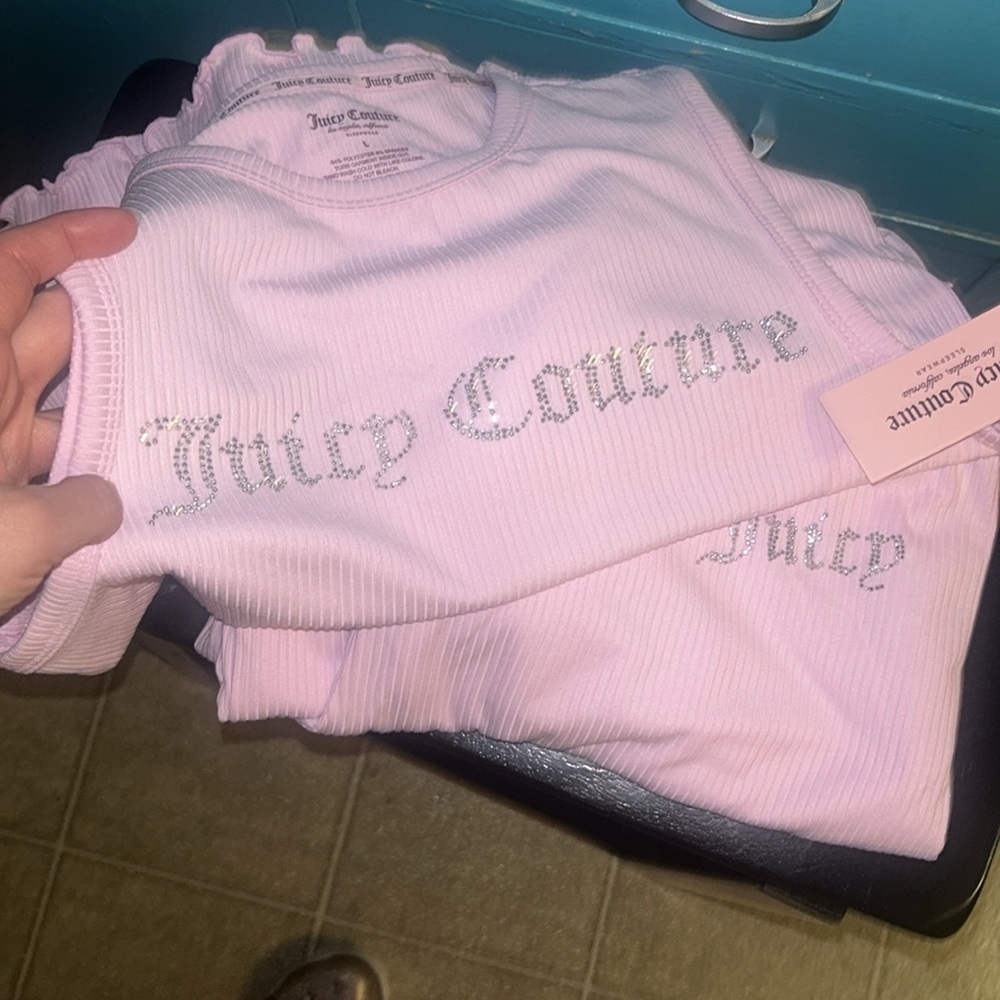 DONATING SOON❗️JUICY COUTURE Pajamas - Picture 5 of 13